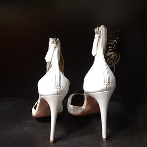 AQUAZZURA HELLO LOVER ANKLE CUFF STILETTO WHITE LEATHER PUMPS
